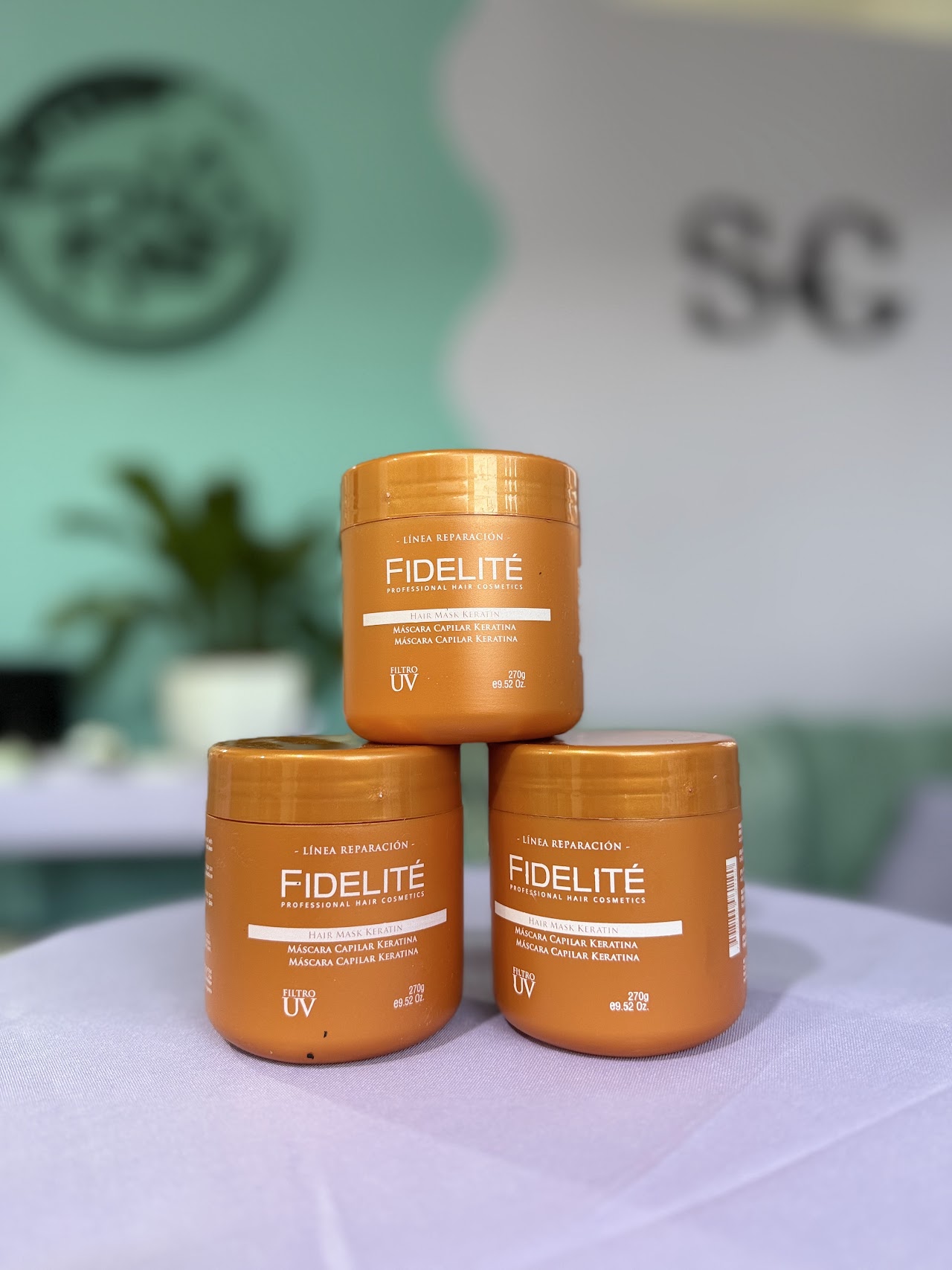 Línea de reparación capilar Fidelité usada en Estética R & S